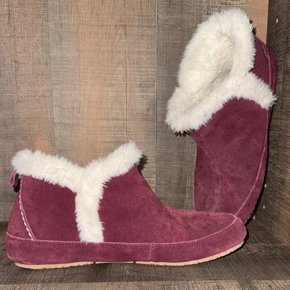 Lands' End Women's Burgundy Suede Slippers with Faux Fur-size 8 - Picture 1 of 10